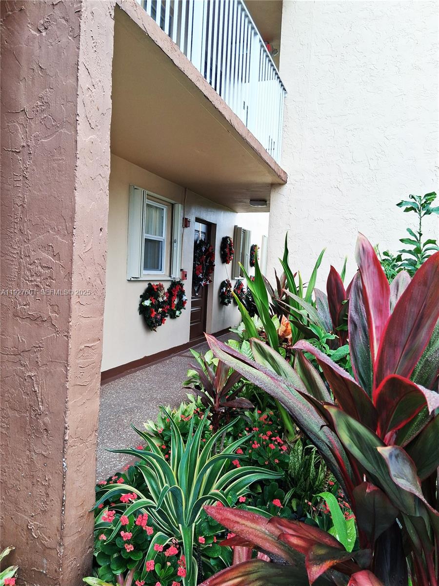 8841 NW Sunrise Lks Blvd #112 Sunrise, FL 33322