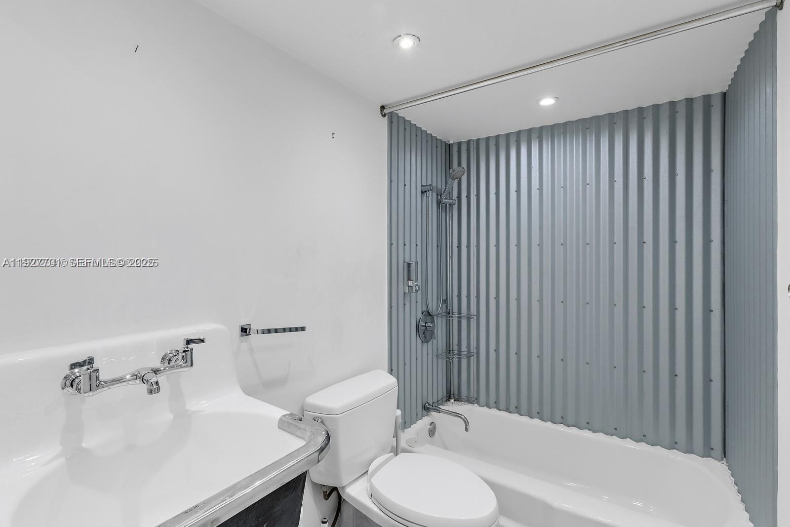 100 Ocean Ln Dr #304 Key Biscayne, FL 33149