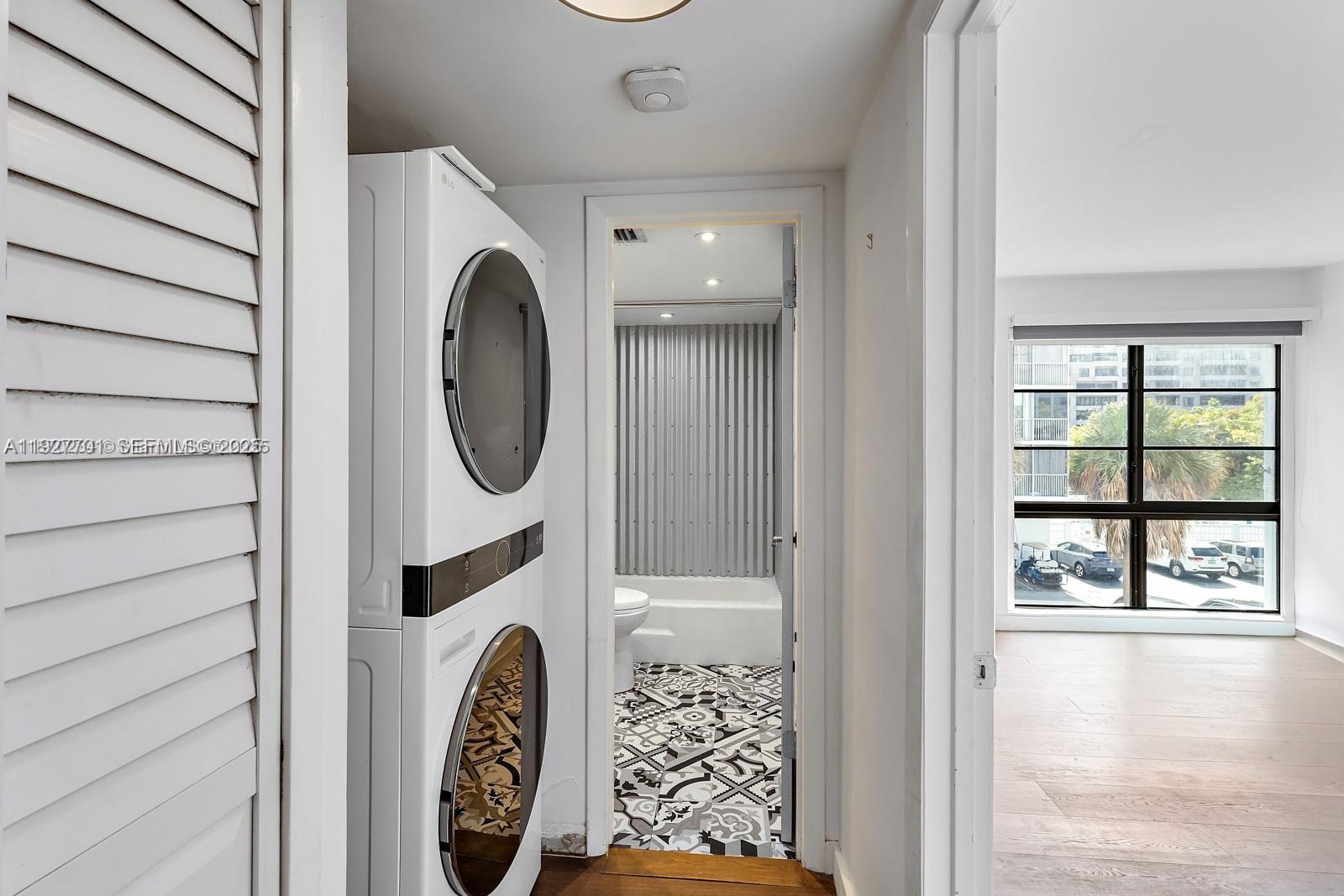 100 Ocean Ln Dr #304 Key Biscayne, FL 33149