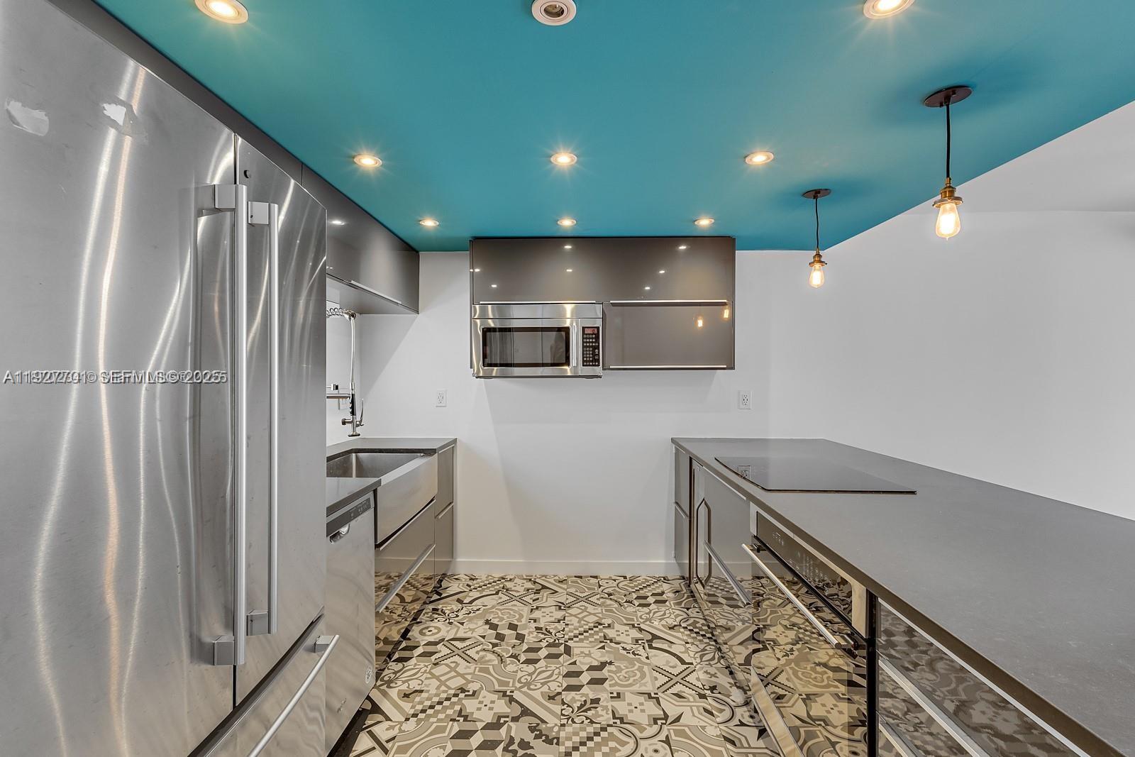 100 Ocean Ln Dr #304 Key Biscayne, FL 33149