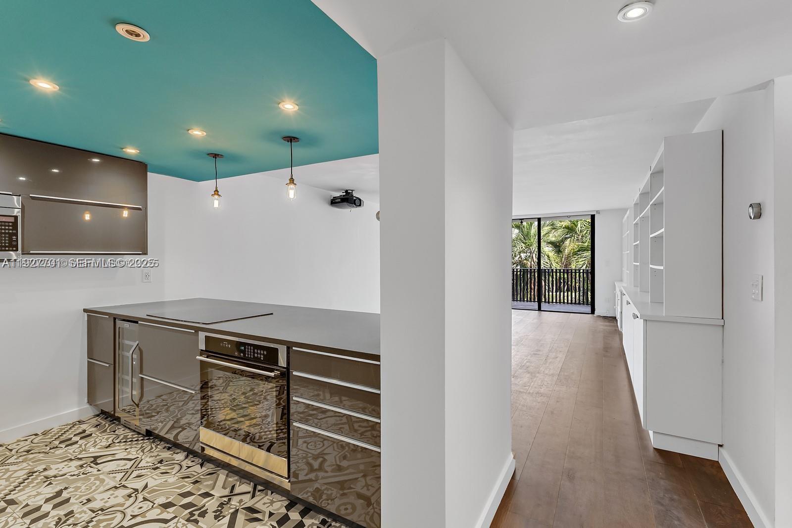 100 Ocean Ln Dr #304 Key Biscayne, FL 33149