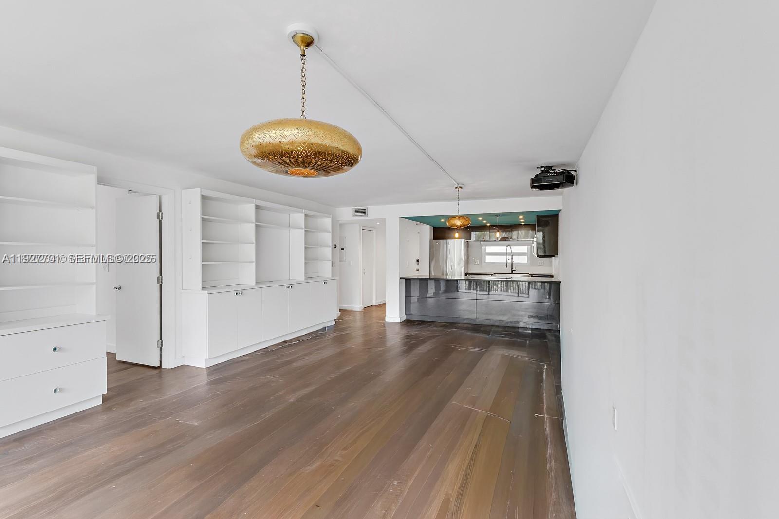 100 Ocean Ln Dr #304 Key Biscayne, FL 33149