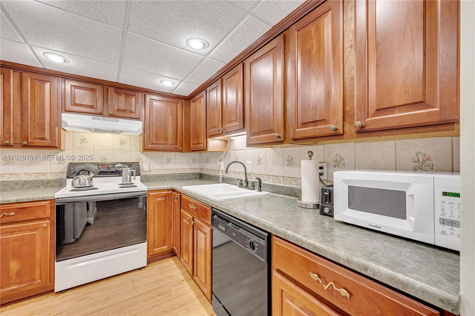 image South Bay Club6