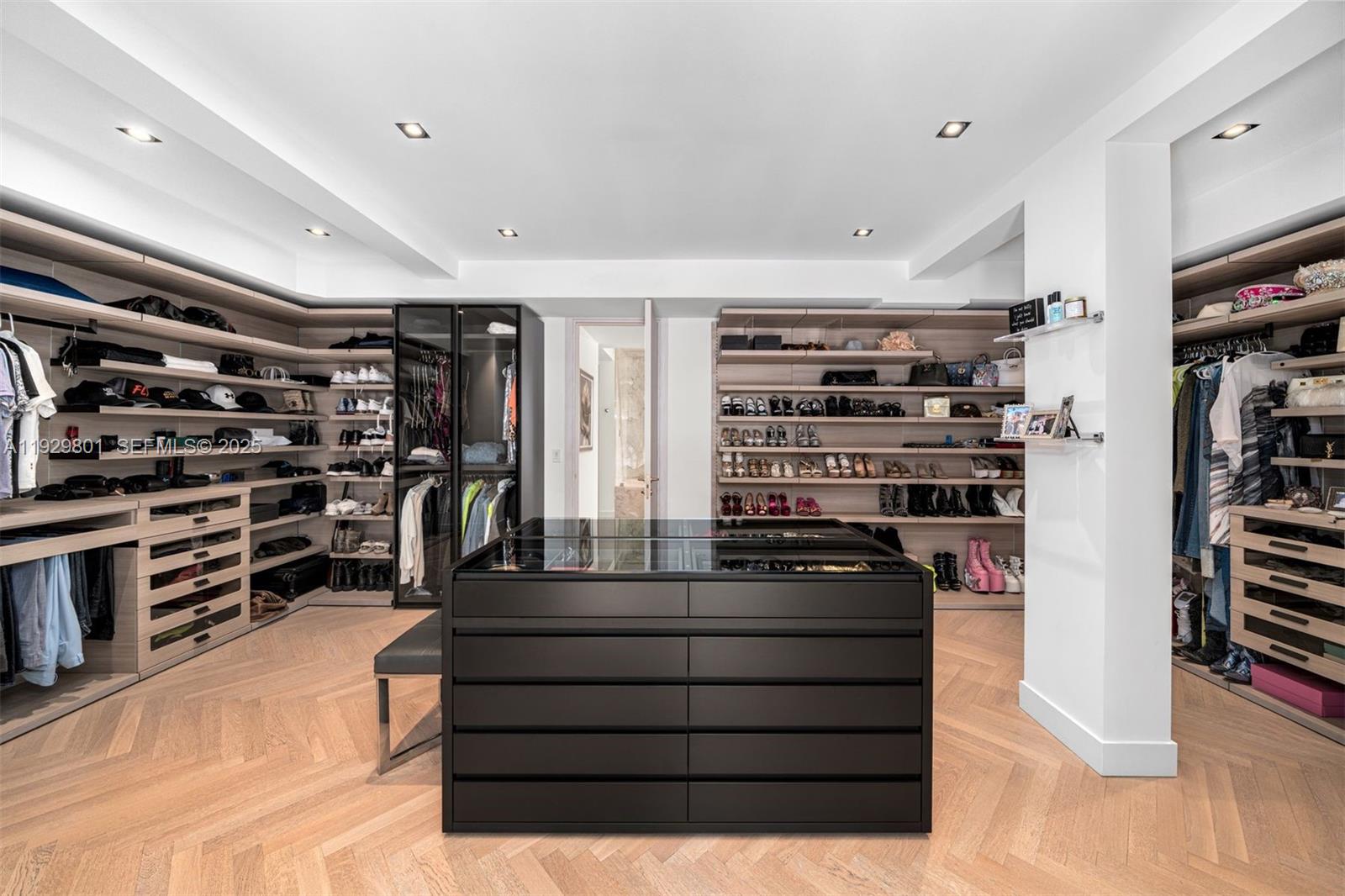 1995 NE 118th Rd North Miami, FL 33181