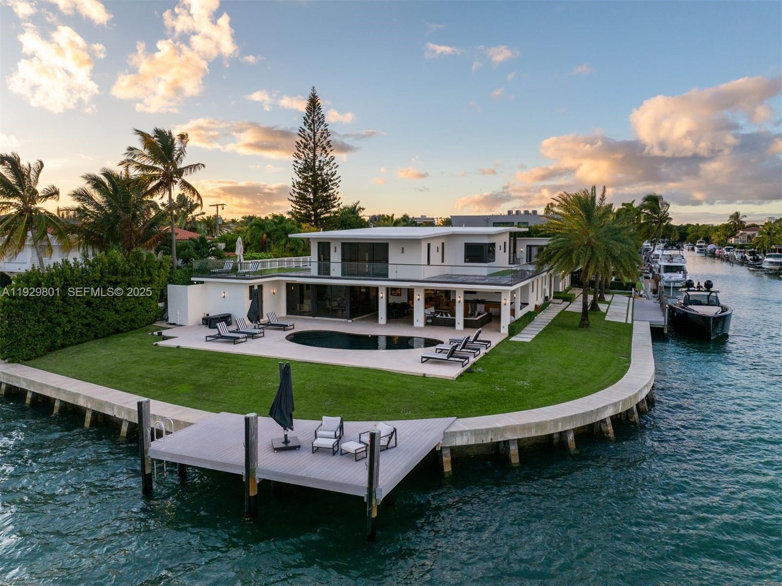 1995 NE 118th Rd North Miami, FL 33181