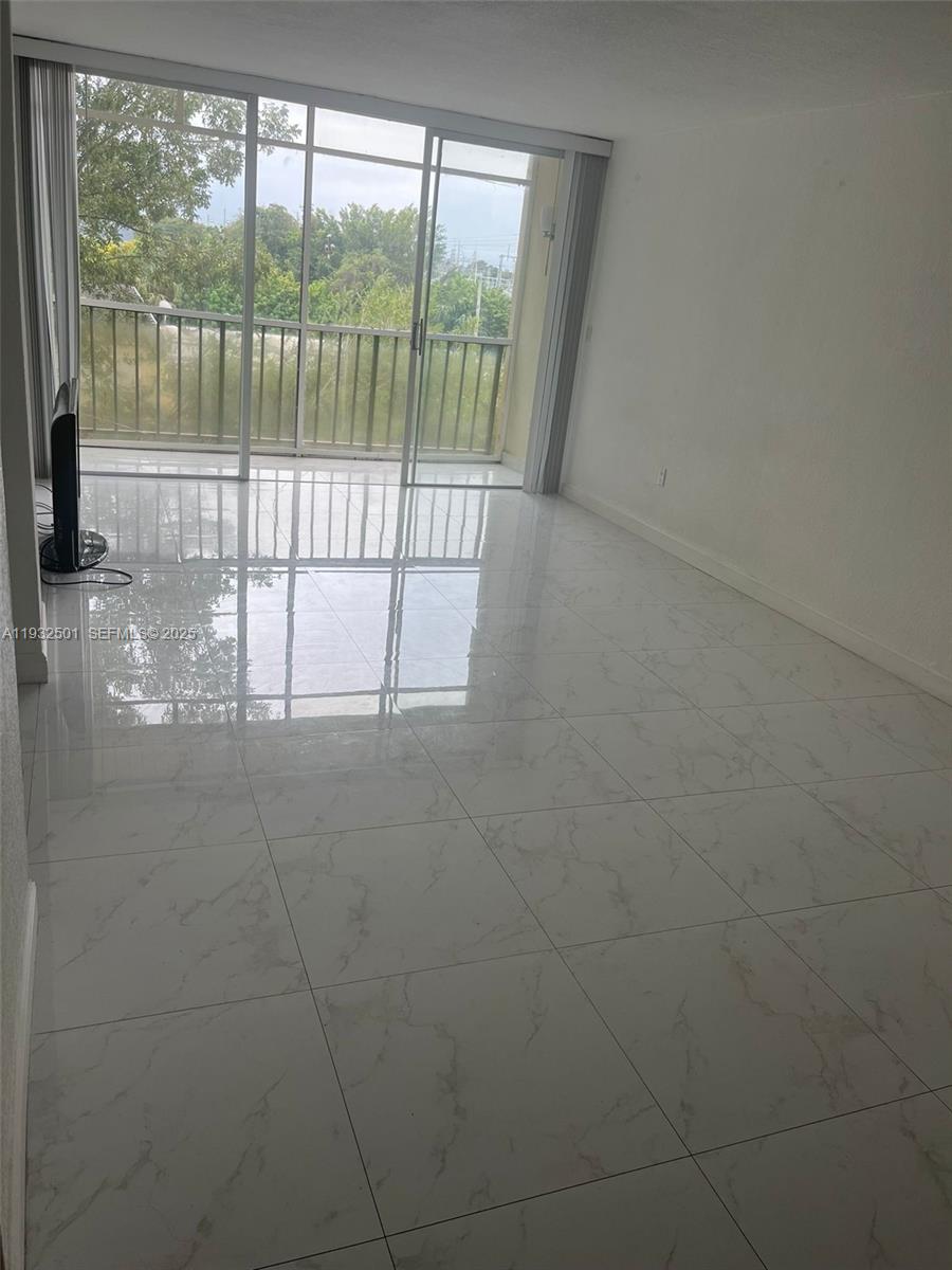 8870 Fontainebleau Blvd #401