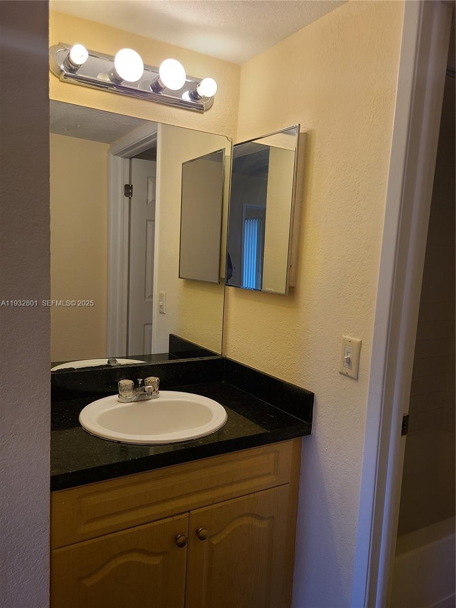 9983 S Nob Hl Ct #. Sunrise, FL 33351