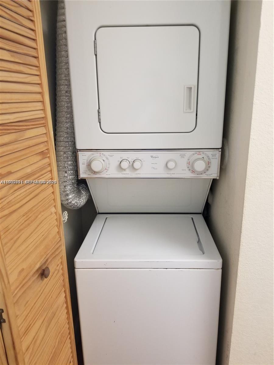 9983 S Nob Hl Ct #. Sunrise, FL 33351