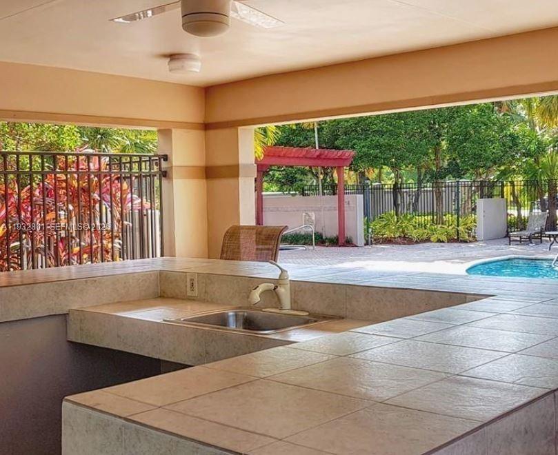 9983 S Nob Hl Ct #. Sunrise, FL 33351