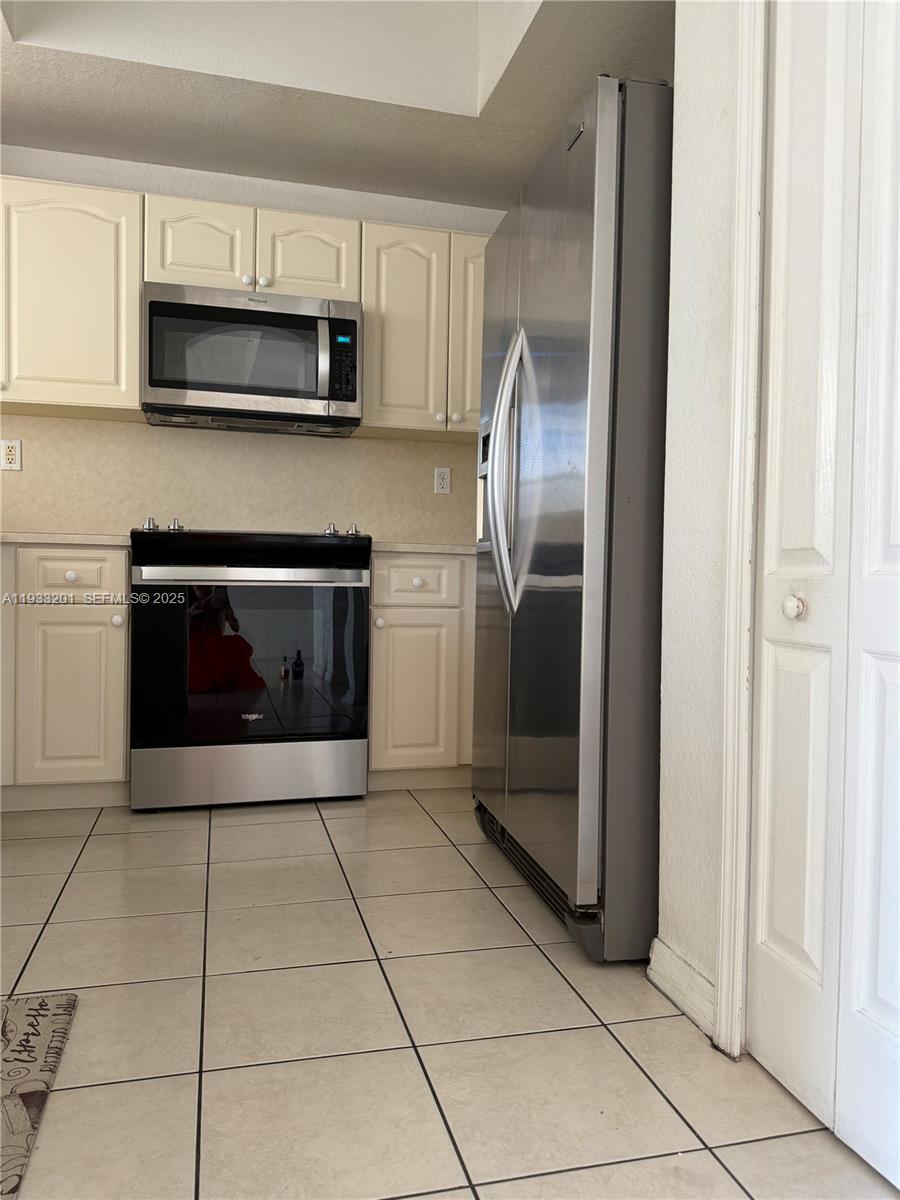 8854 W Flagler St #210 Miami, FL 33174