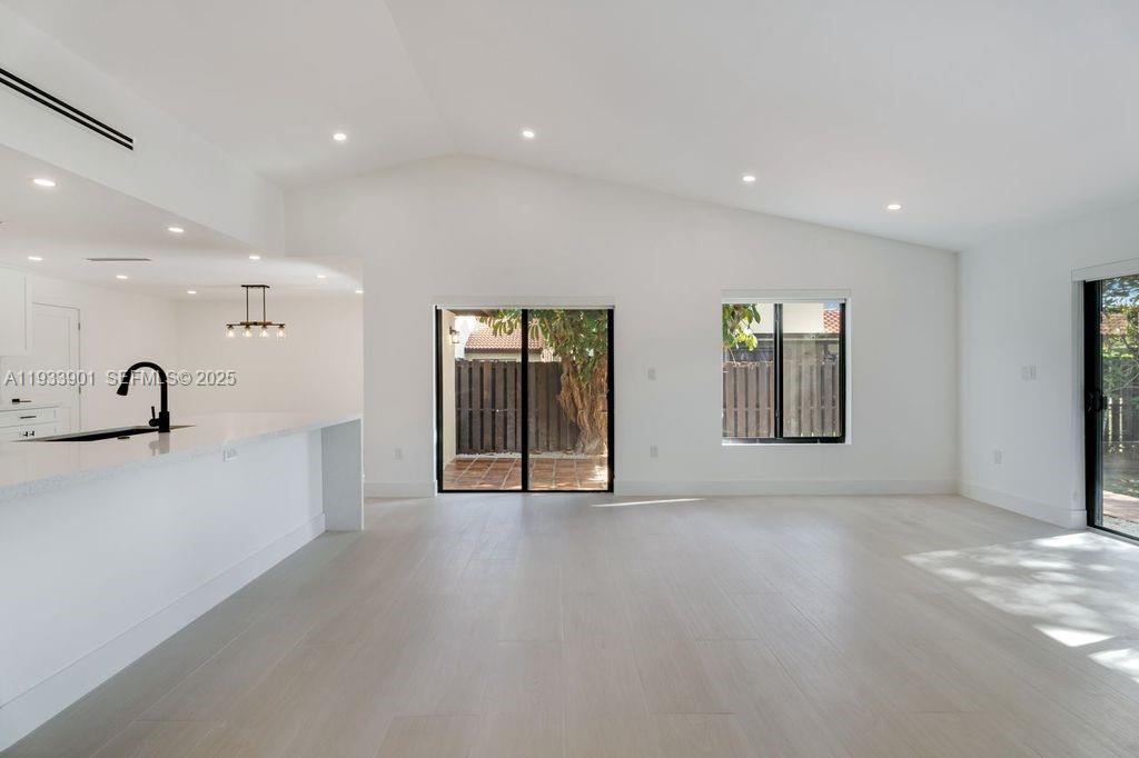 11256 SW 90th Ln #11256 Miami, FL 33176