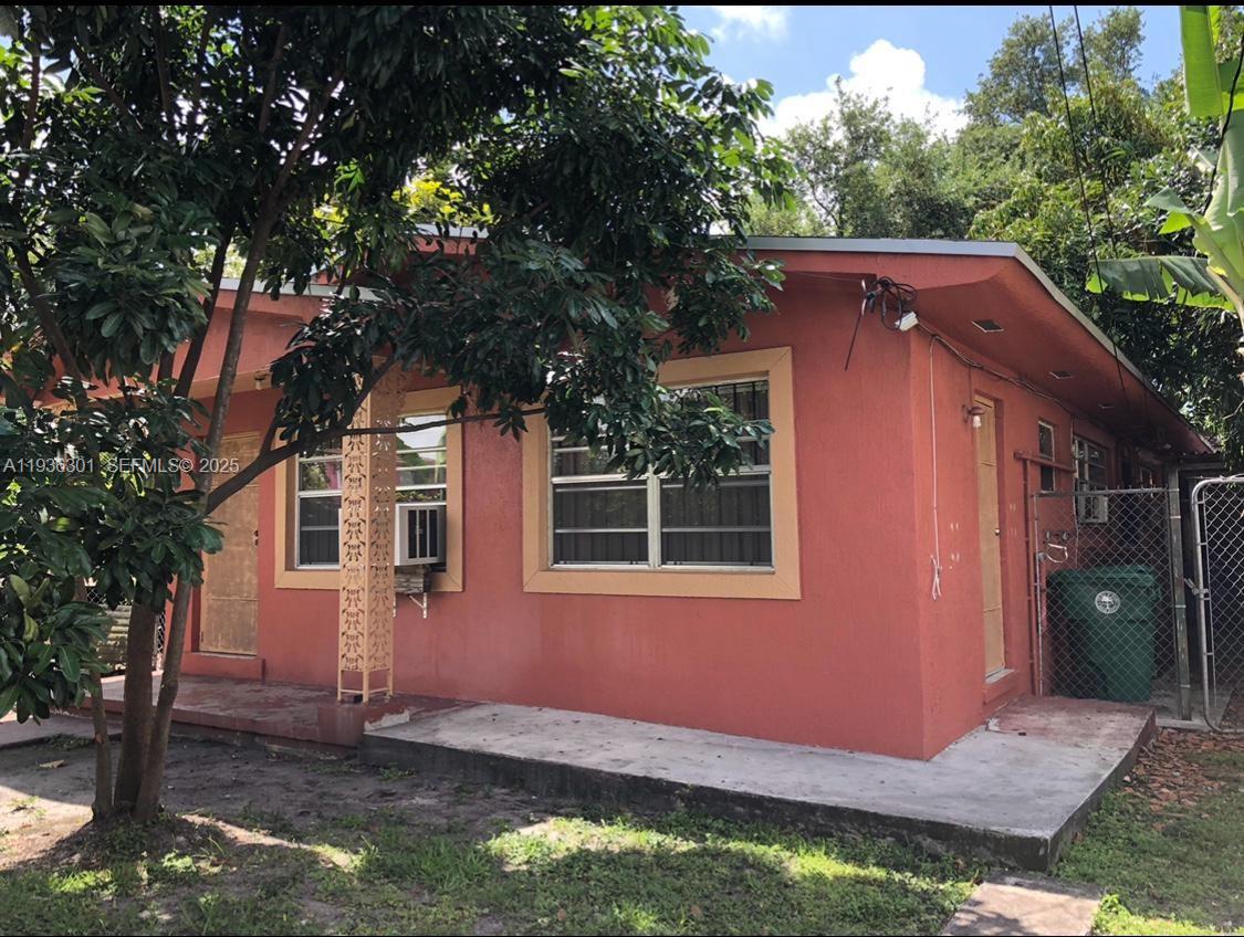 800 NW 57th St Miami, FL 33127