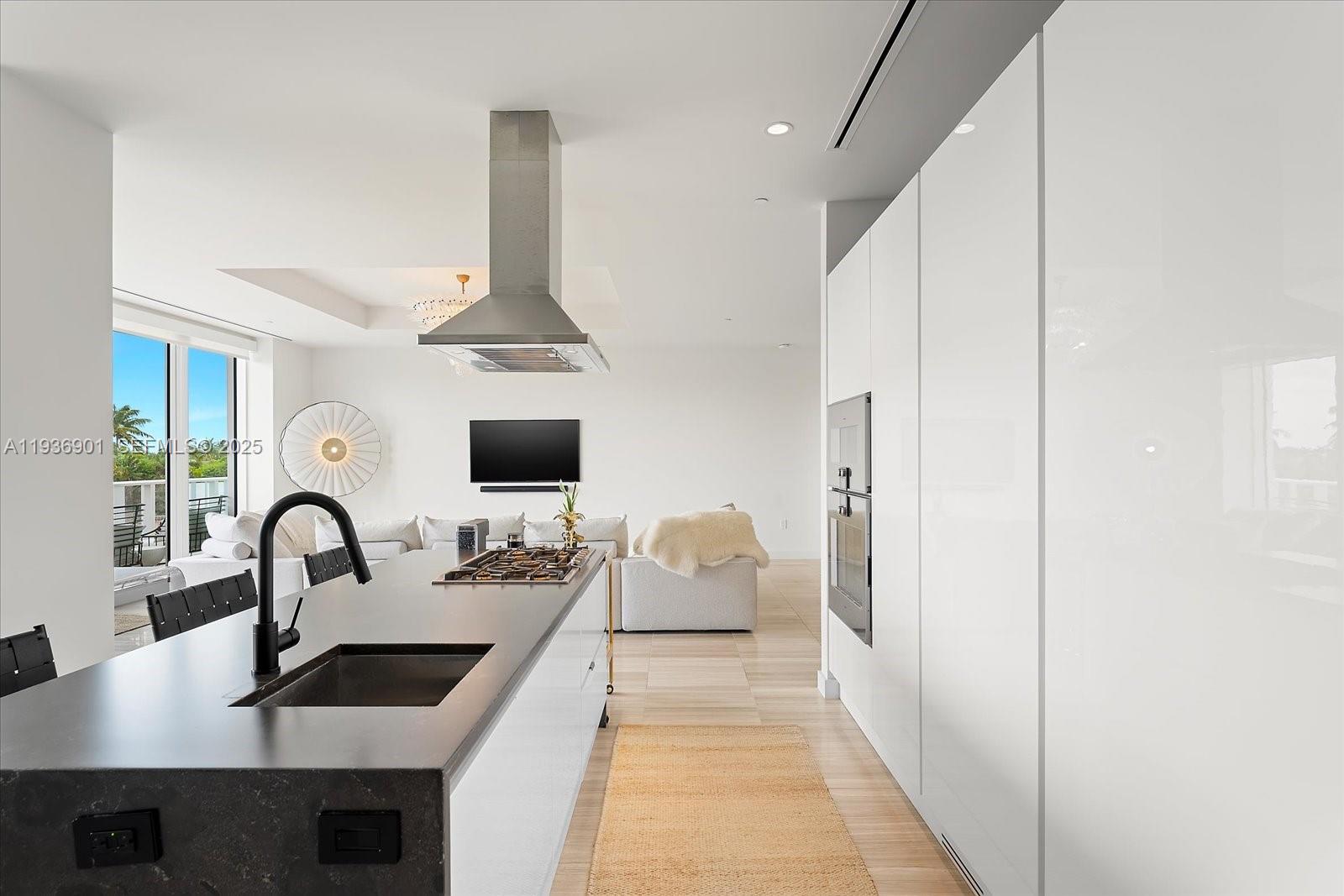 image Ritz-Carlton Residences Miami Beach2