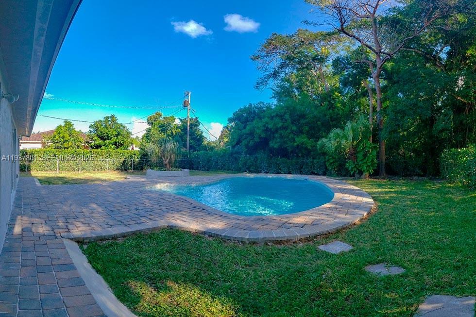 6634 SW 76th Ter South Miami, FL 33143