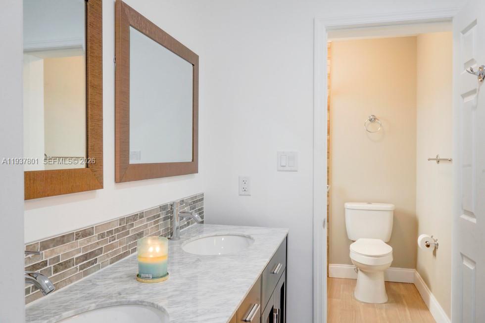 6634 SW 76th Ter South Miami, FL 33143