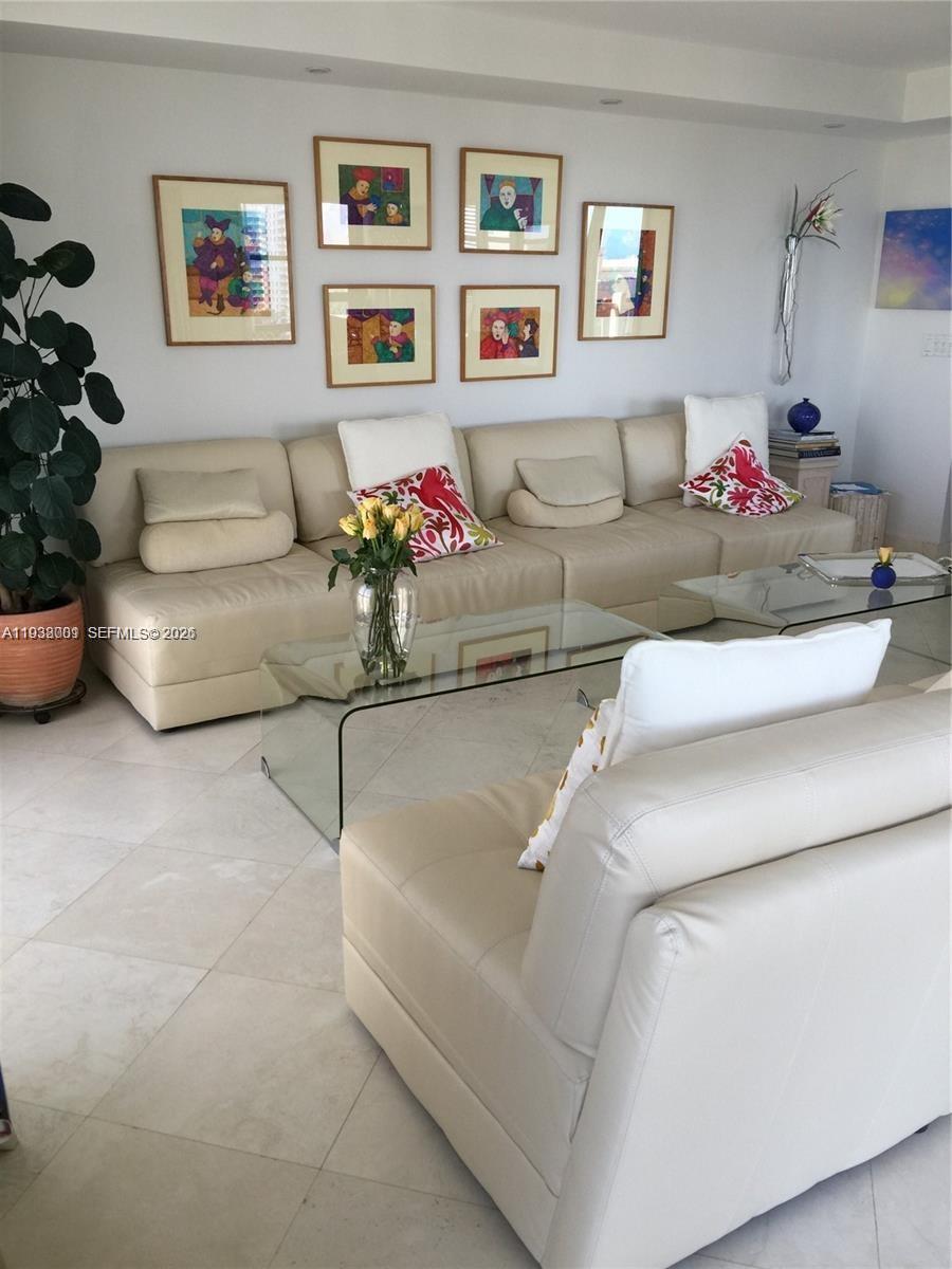 image Towers of Key Biscayne3