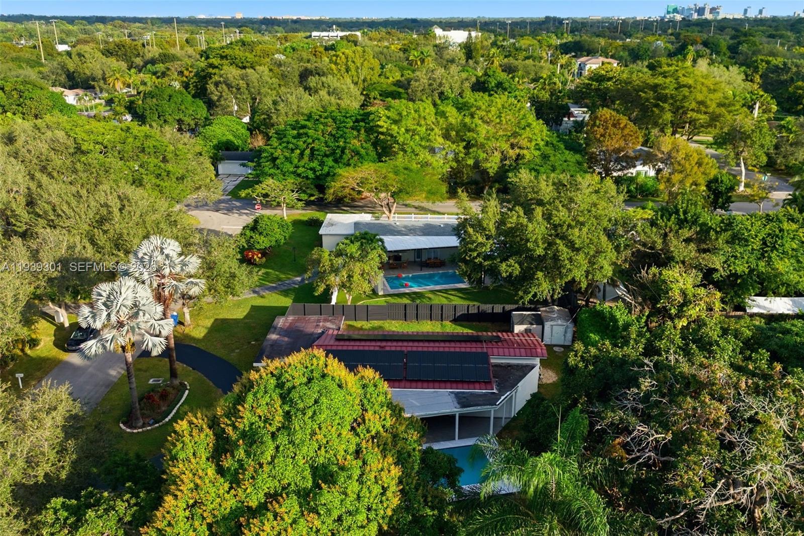 13225 SW 83rd Ct Pinecrest, FL 33156