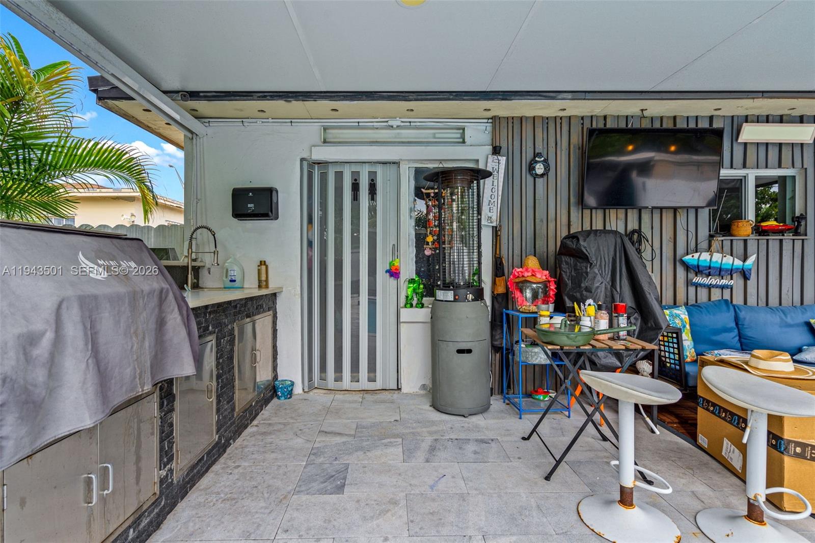 864 E 29th St Hialeah, FL 33013