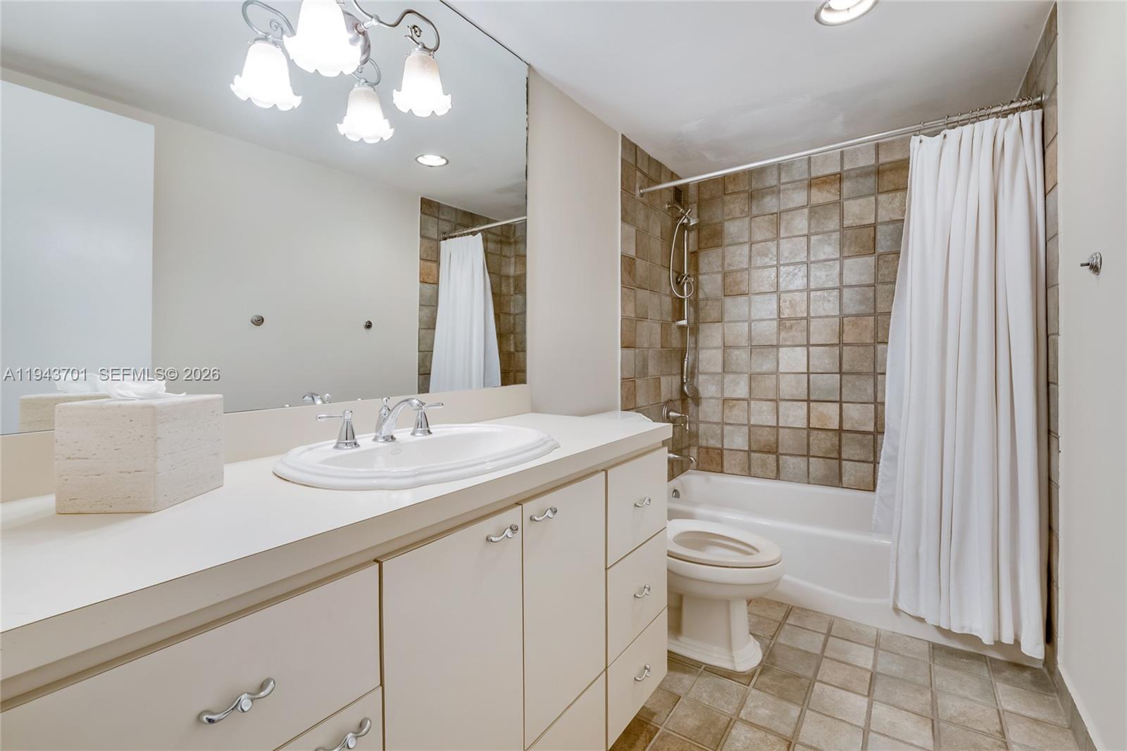 90 Edgewater Dr #501 Coral Gables, FL 33133