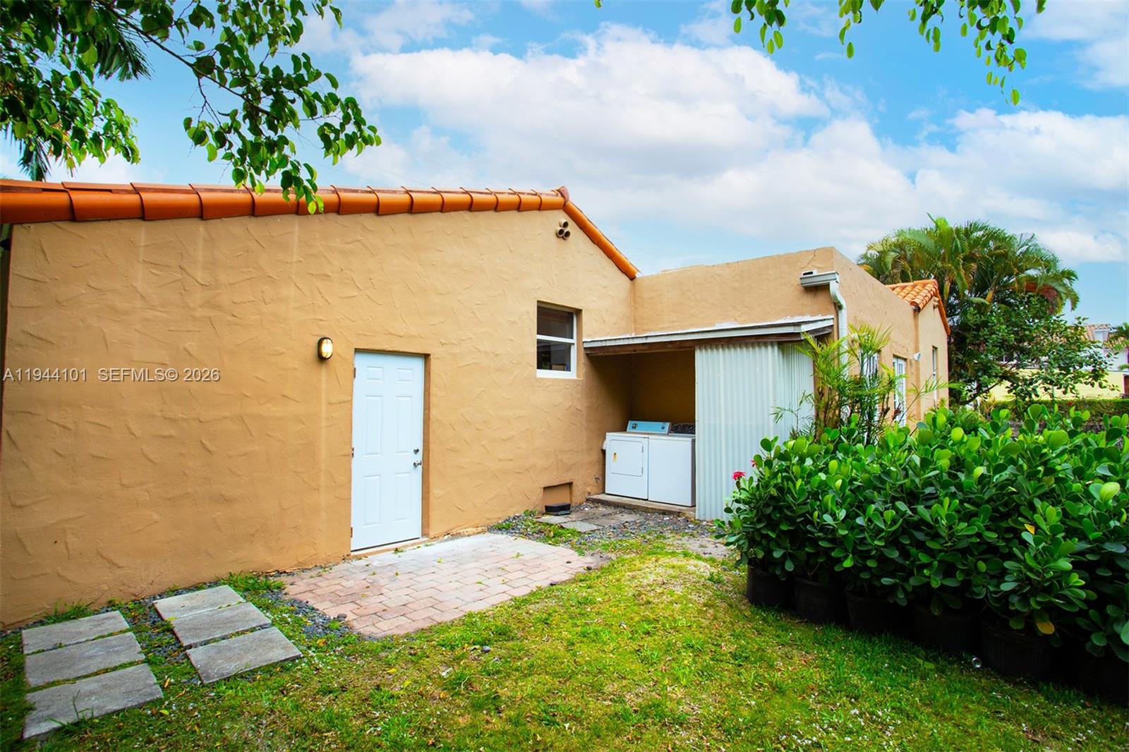 236 SW 28th Rd Miami, FL 33129