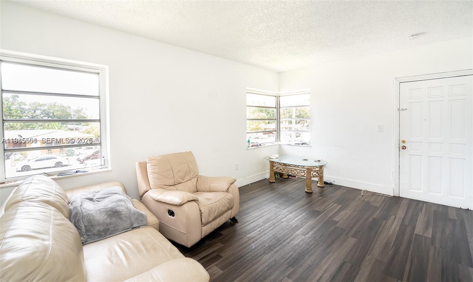 2331 NW 14th St Miami, FL 33125