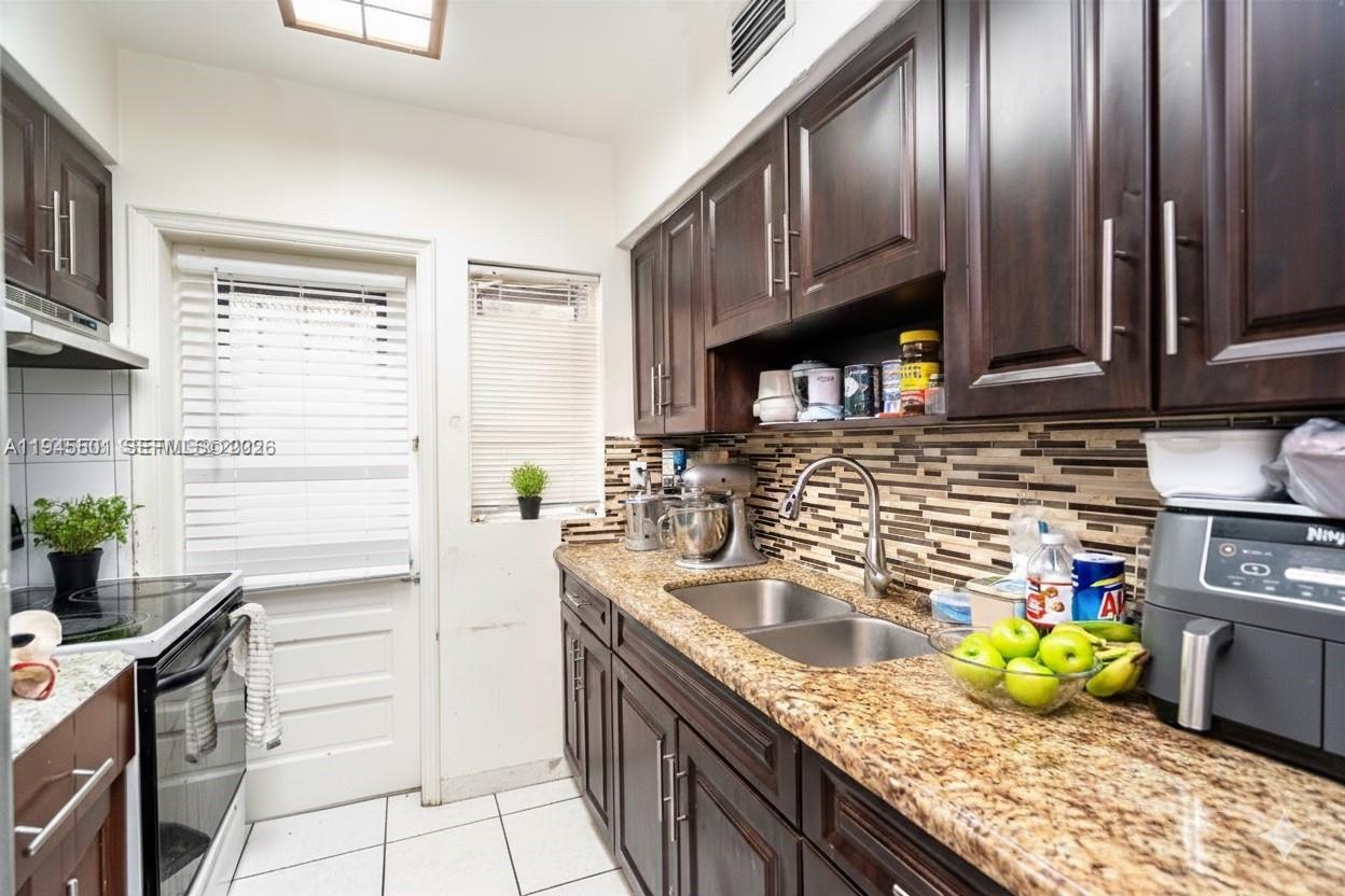 2331 NW 14th St Miami, FL 33125