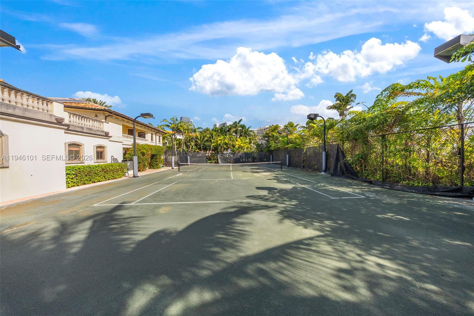 680 Golden Bch Dr Golden Beach, FL 33160