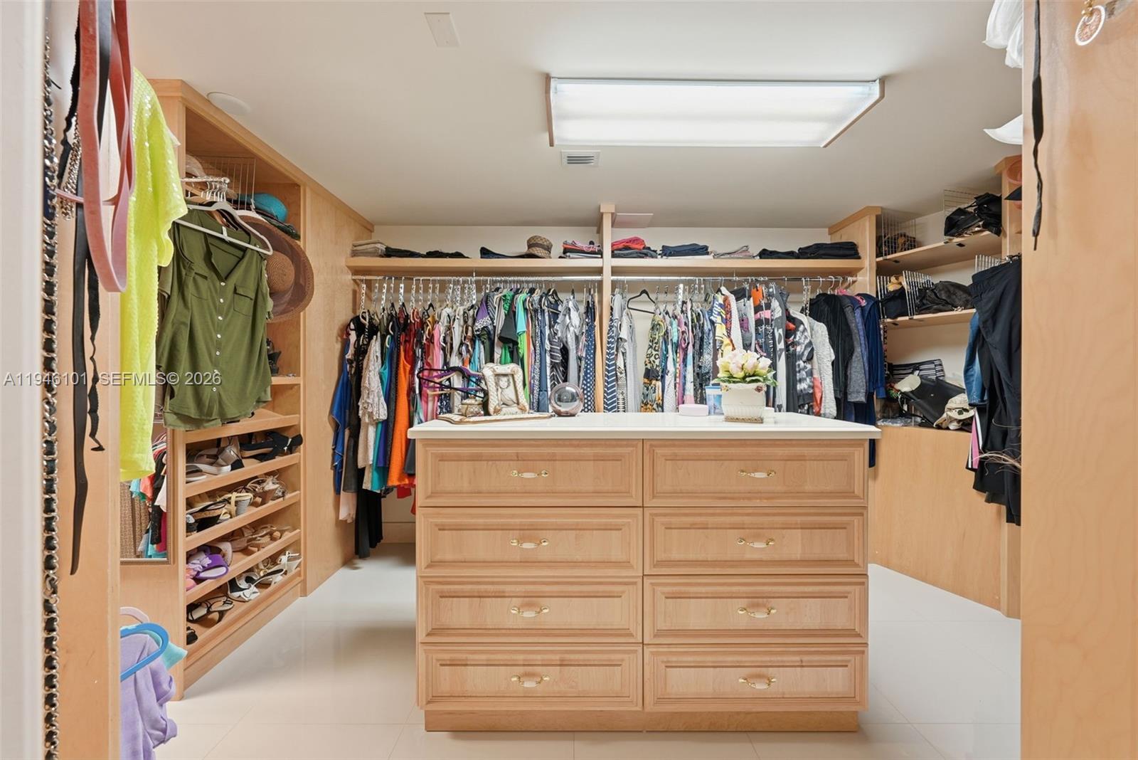 680 Golden Bch Dr Golden Beach, FL 33160