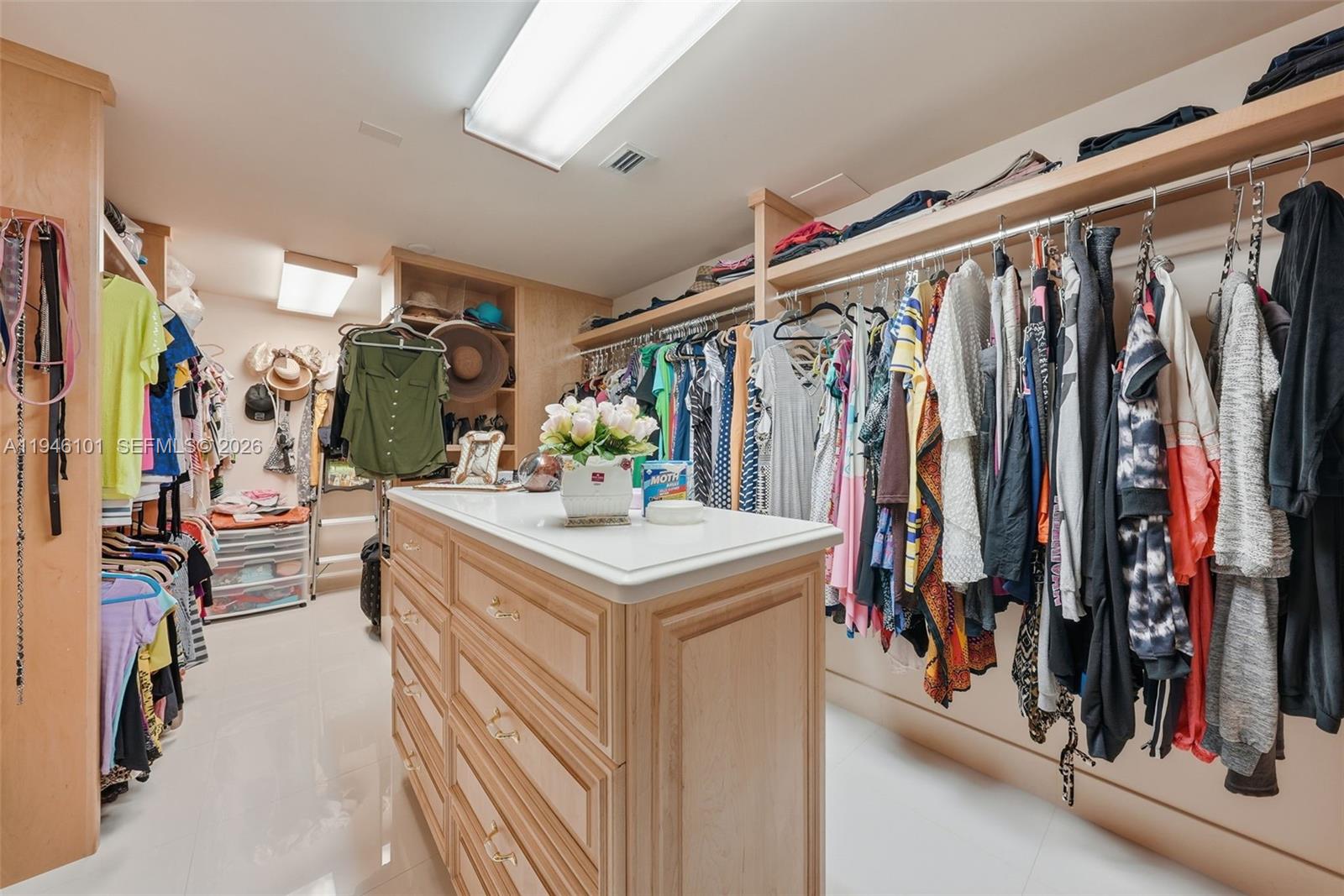 680 Golden Bch Dr Golden Beach, FL 33160