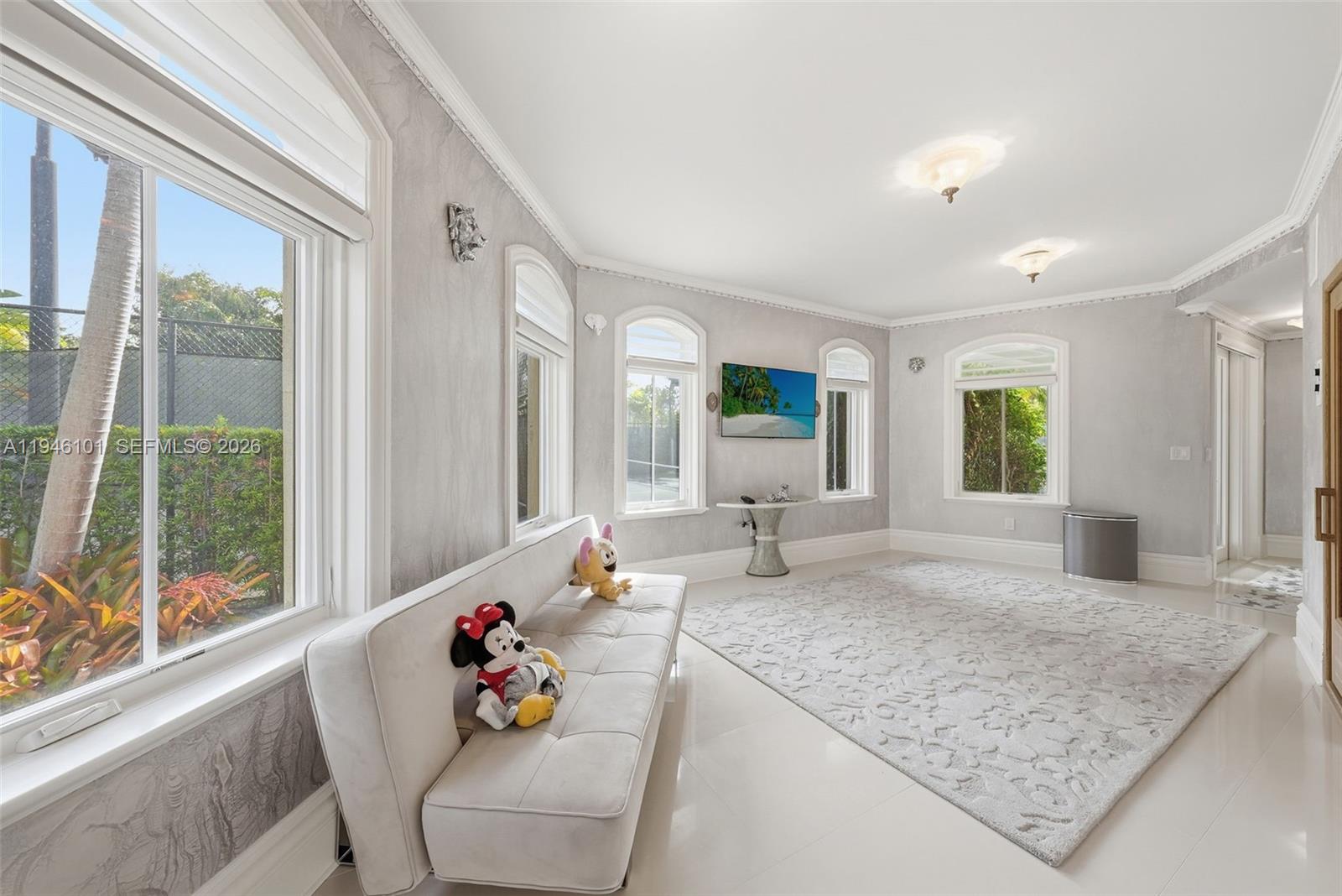 680 Golden Bch Dr Golden Beach, FL 33160