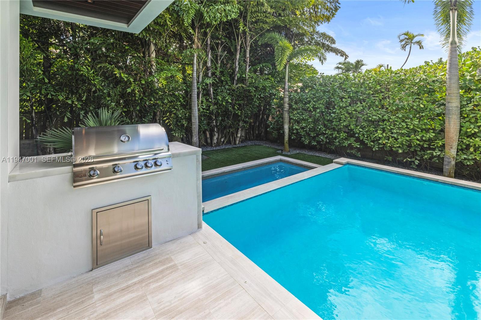 4433 N Bay Rd Miami Beach, FL 33140