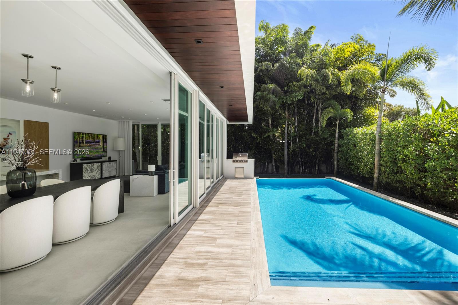 4433 N Bay Rd Miami Beach, FL 33140