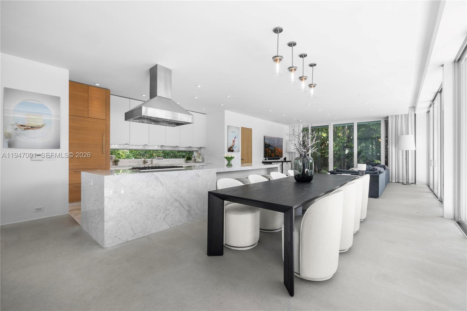 4433 N Bay Rd Miami Beach, FL 33140