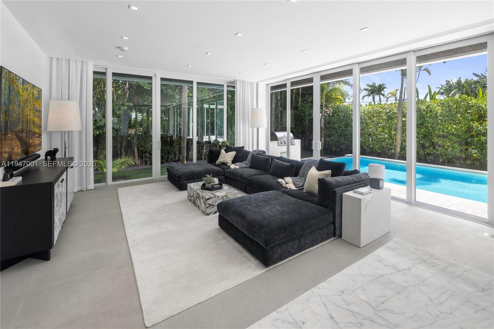 4433 N Bay Rd Miami Beach, FL 33140