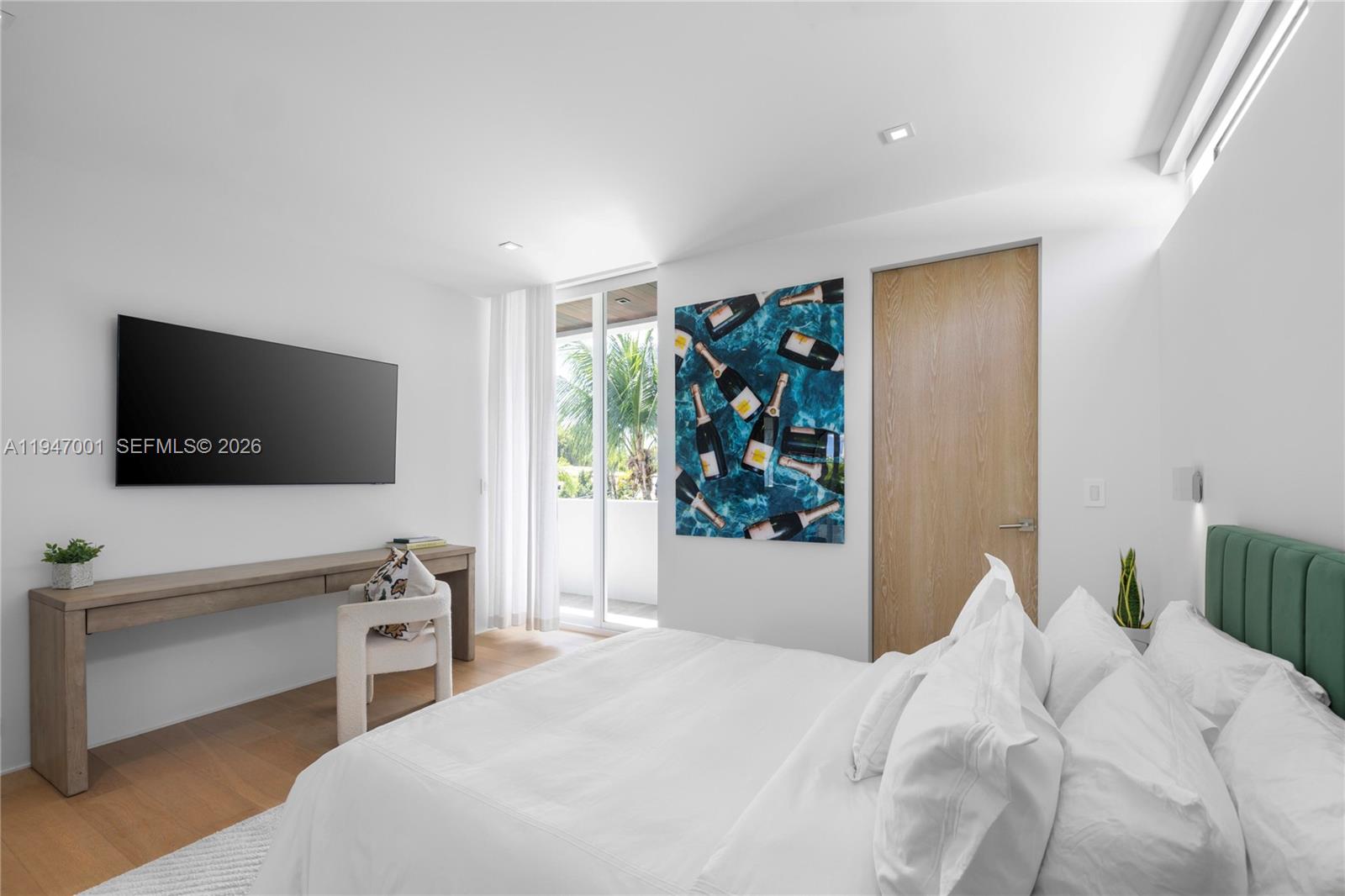 4433 N Bay Rd Miami Beach, FL 33140