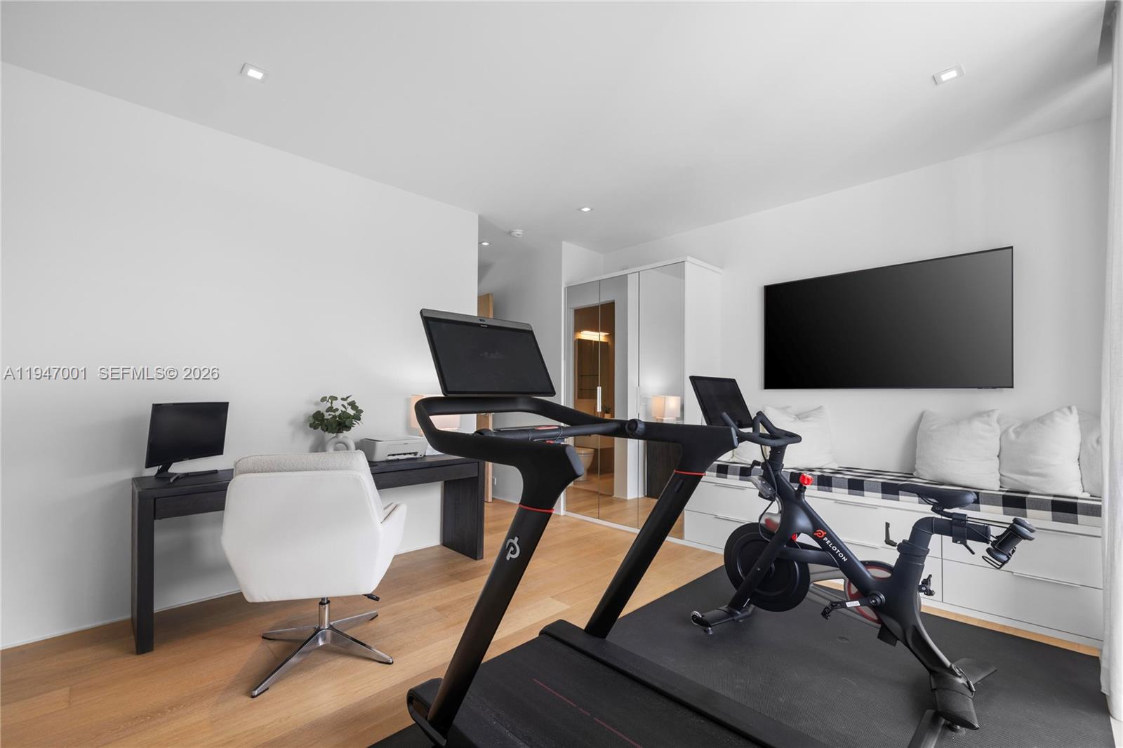 4433 N Bay Rd Miami Beach, FL 33140