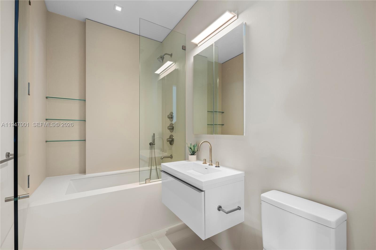 4433 N Bay Rd Miami Beach, FL 33140