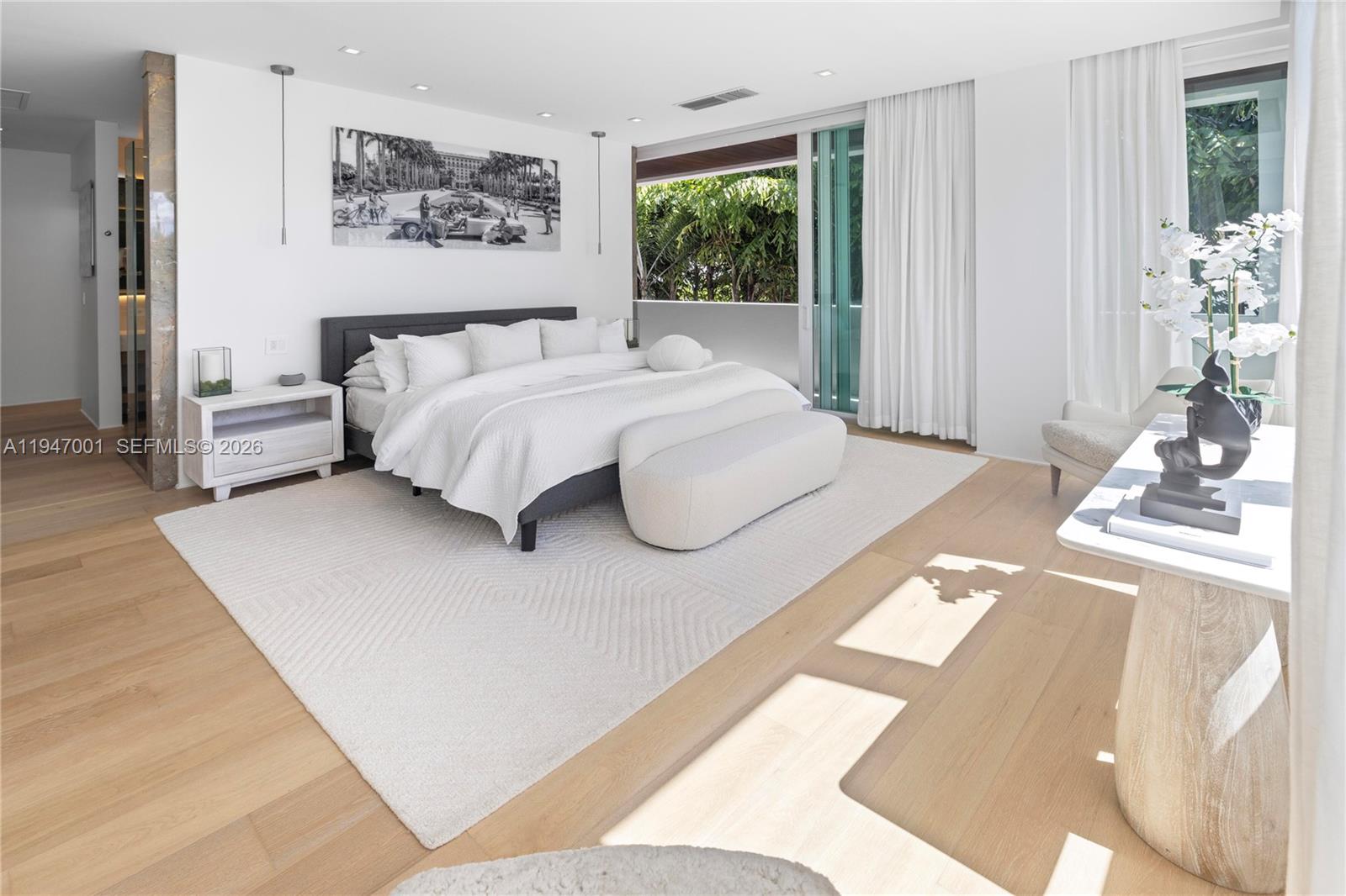 4433 N Bay Rd Miami Beach, FL 33140