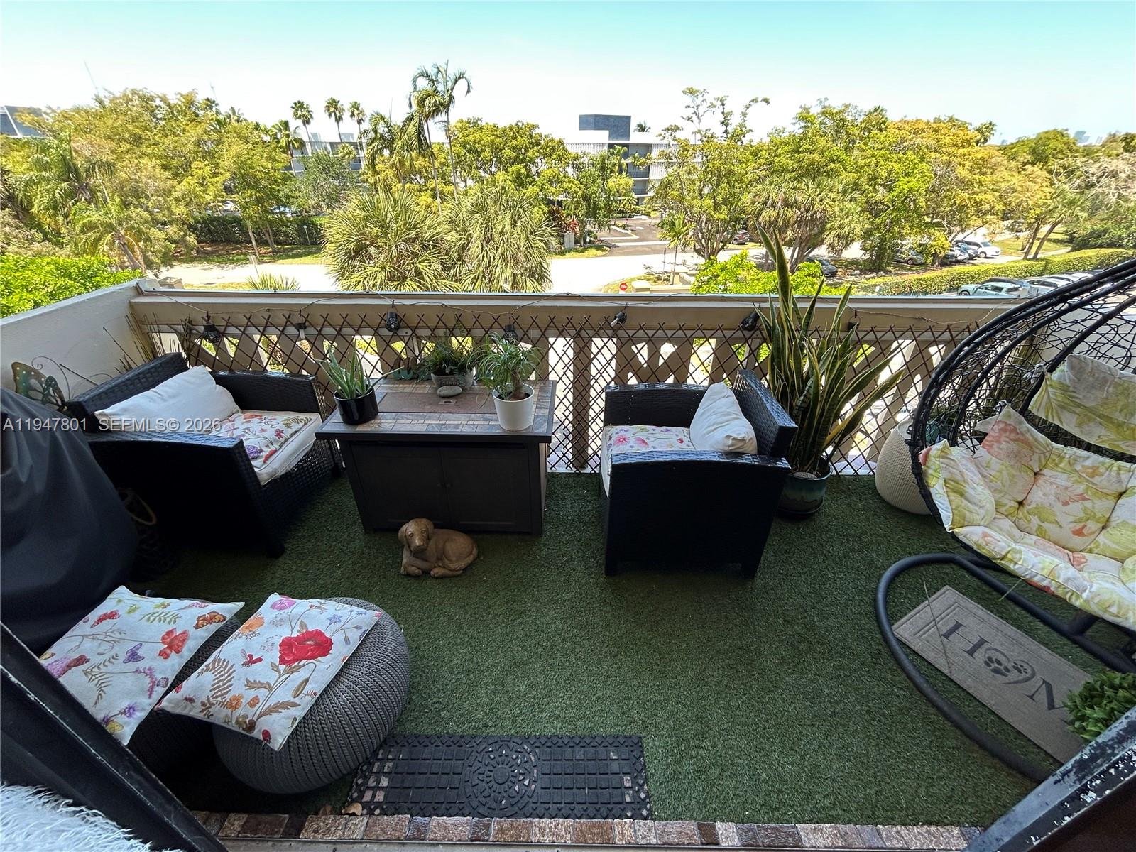 800 NE 195th St #409 Miami, FL 33179