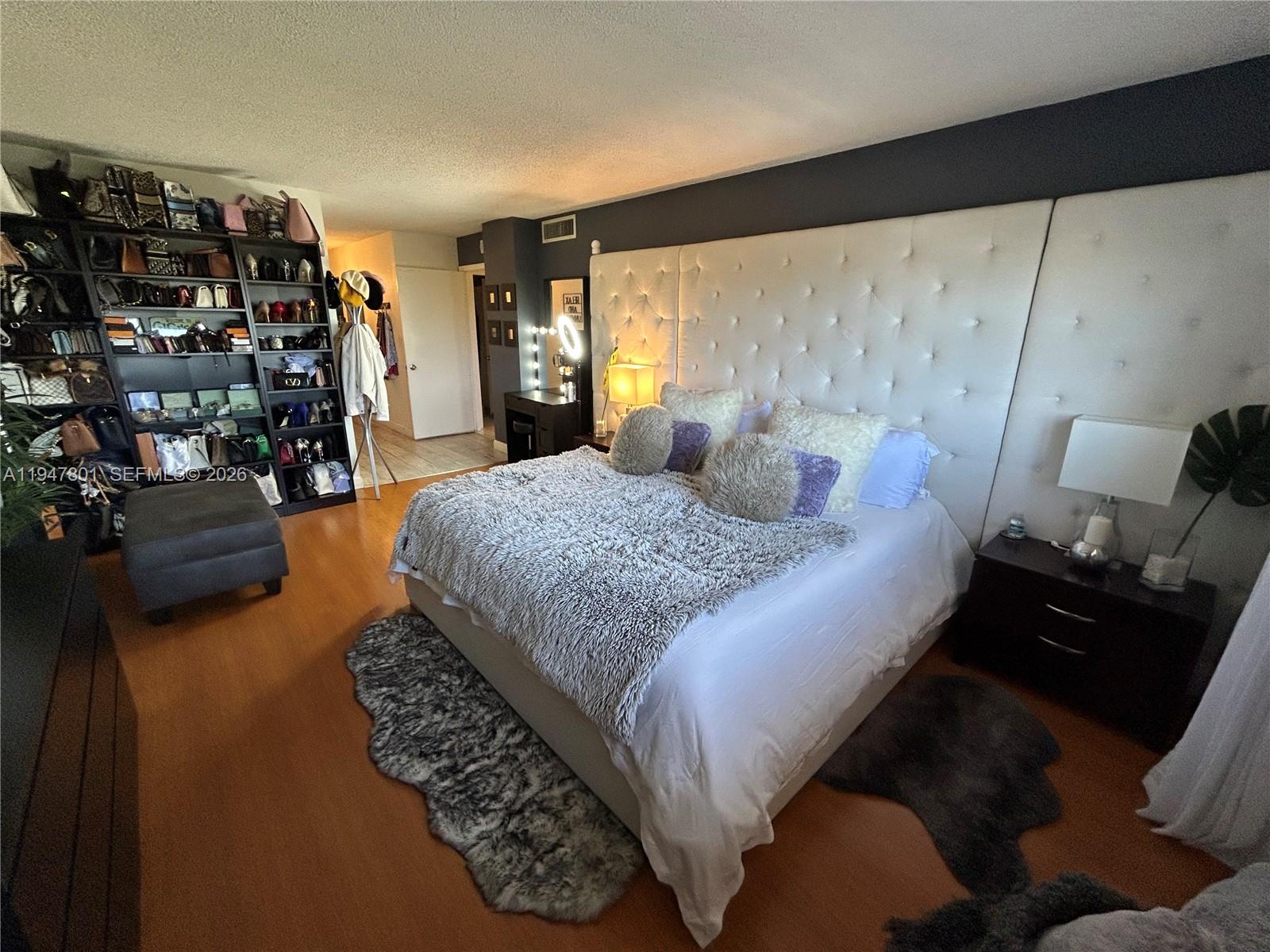 800 NE 195th St #409 Miami, FL 33179