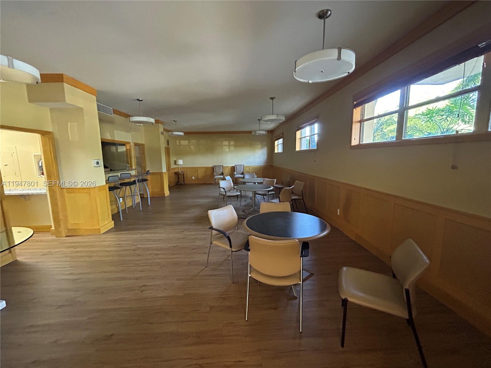 800 NE 195th St #409 Miami, FL 33179