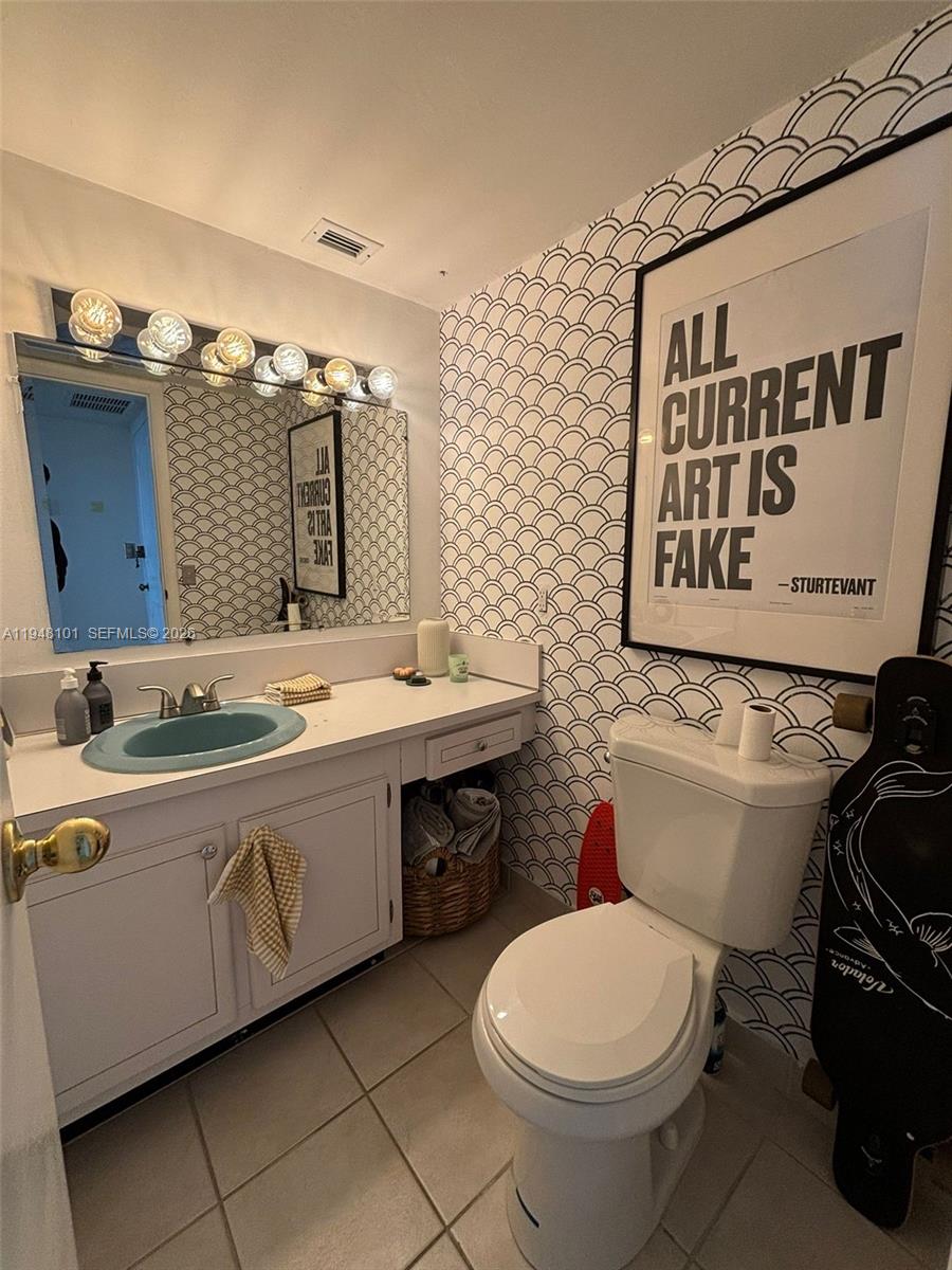 11930 N Bayshore Dr #406 North Miami, FL 33181