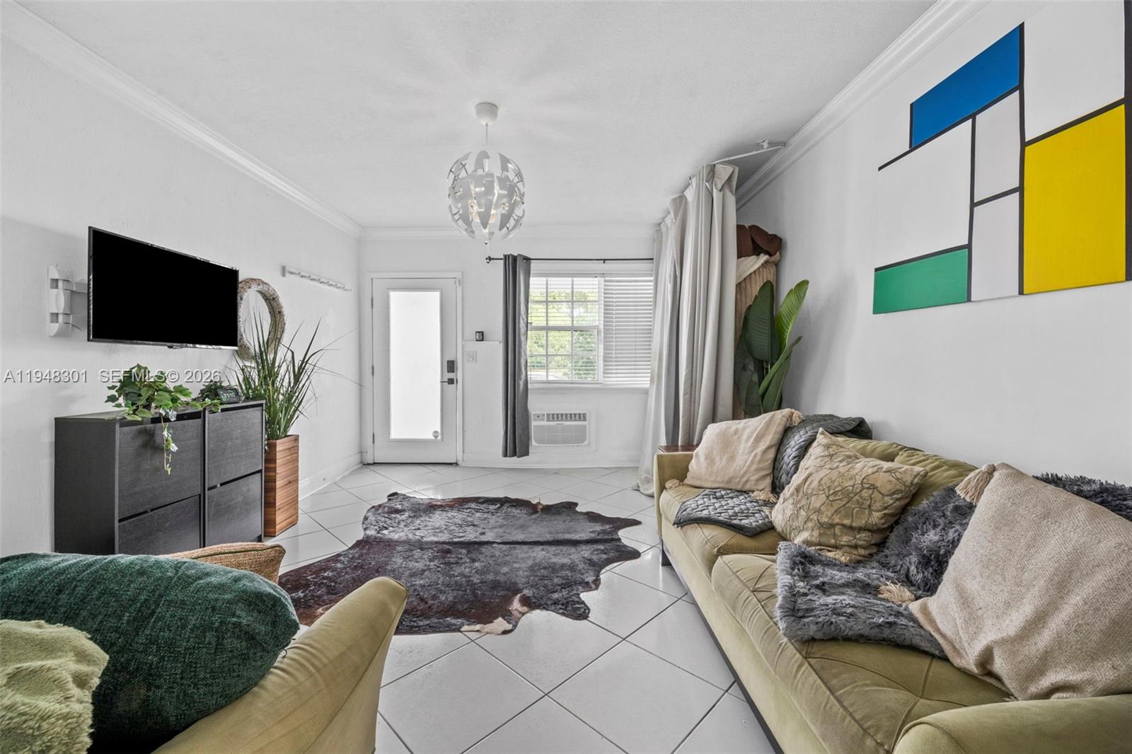 330 74th St #5 Miami Beach, FL 33141