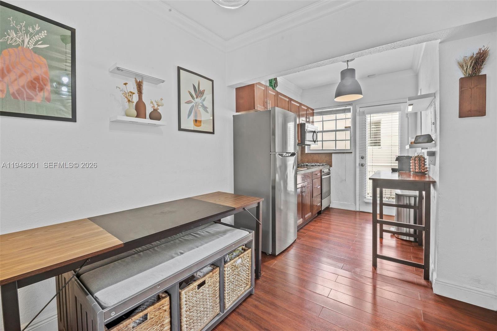 330 74th St #5 Miami Beach, FL 33141