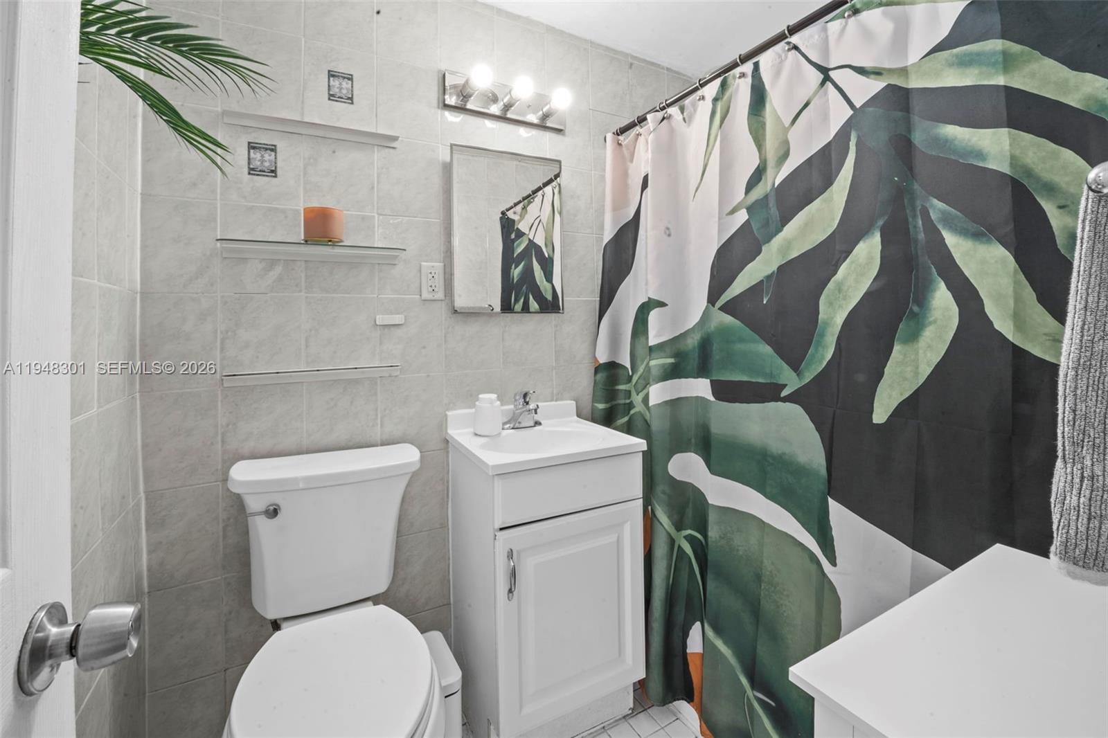 330 74th St #5 Miami Beach, FL 33141