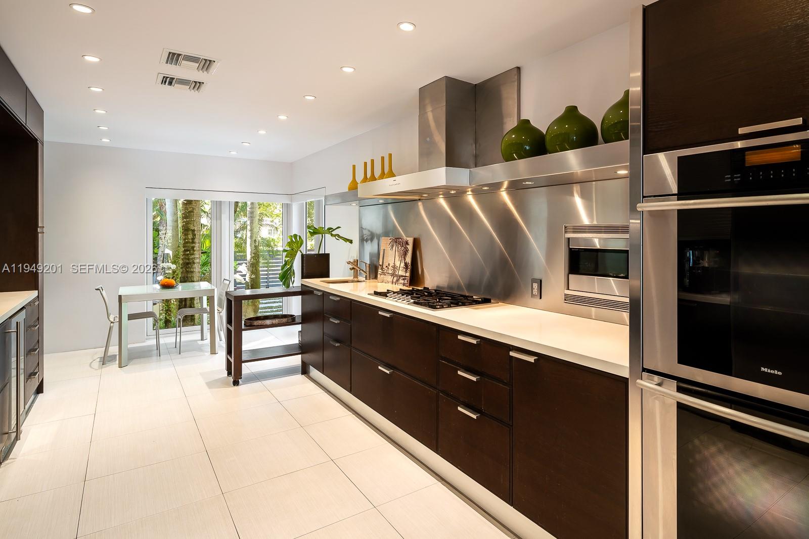 5907 Riviera Dr Coral Gables, FL 33146