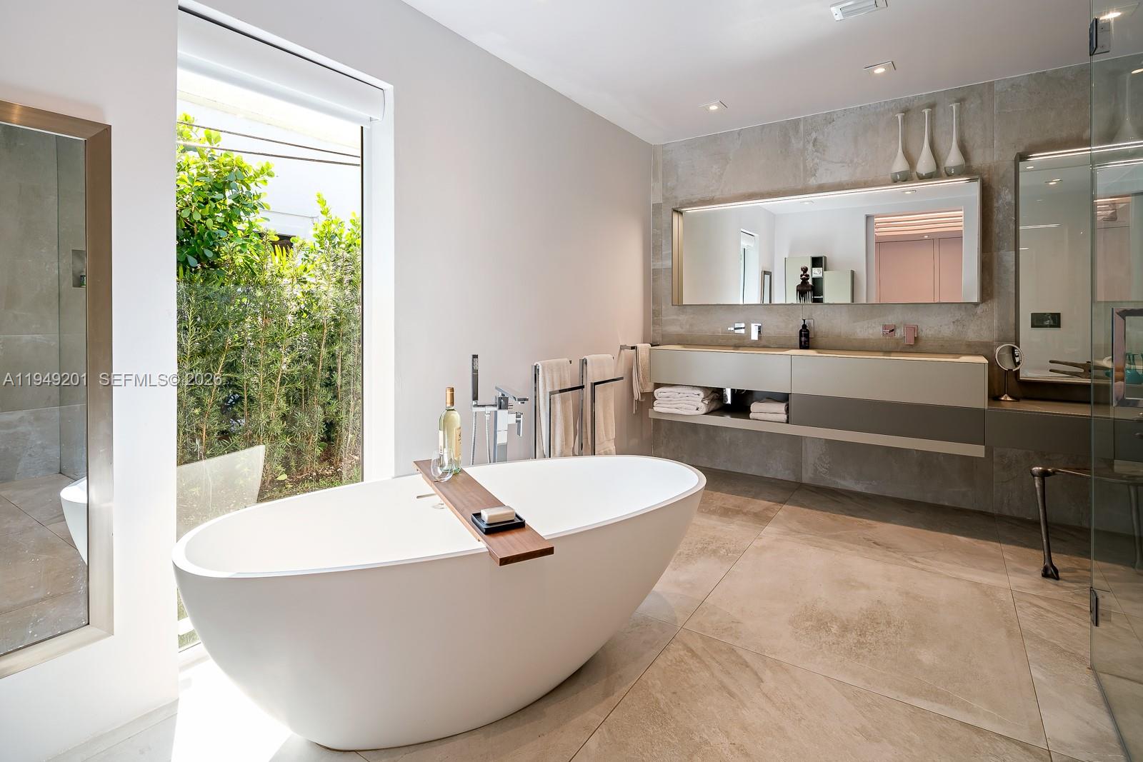 5907 Riviera Dr Coral Gables, FL 33146