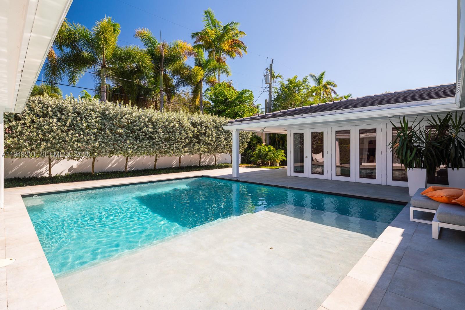 5907 Riviera Dr Coral Gables, FL 33146