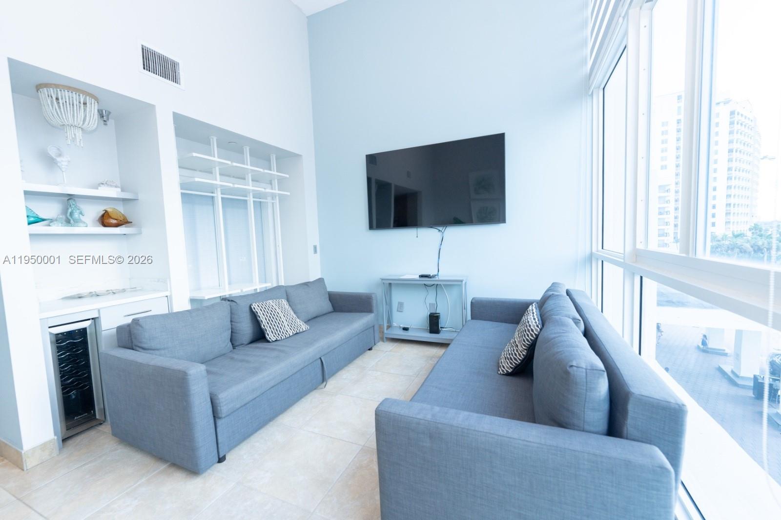 5445 Collins Ave #BAY21 Miami Beach, FL 33140