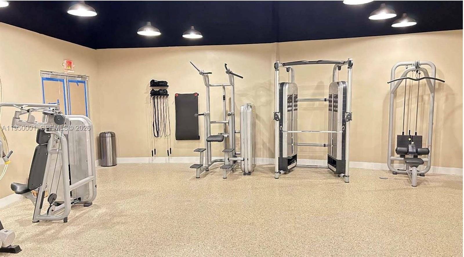 5445 Collins Ave #BAY21 Miami Beach, FL 33140